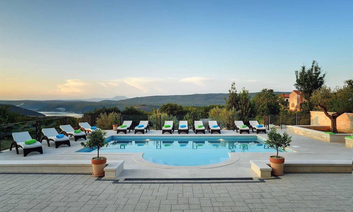 Rakalj Villa | Villa Luce del Sole with Pool