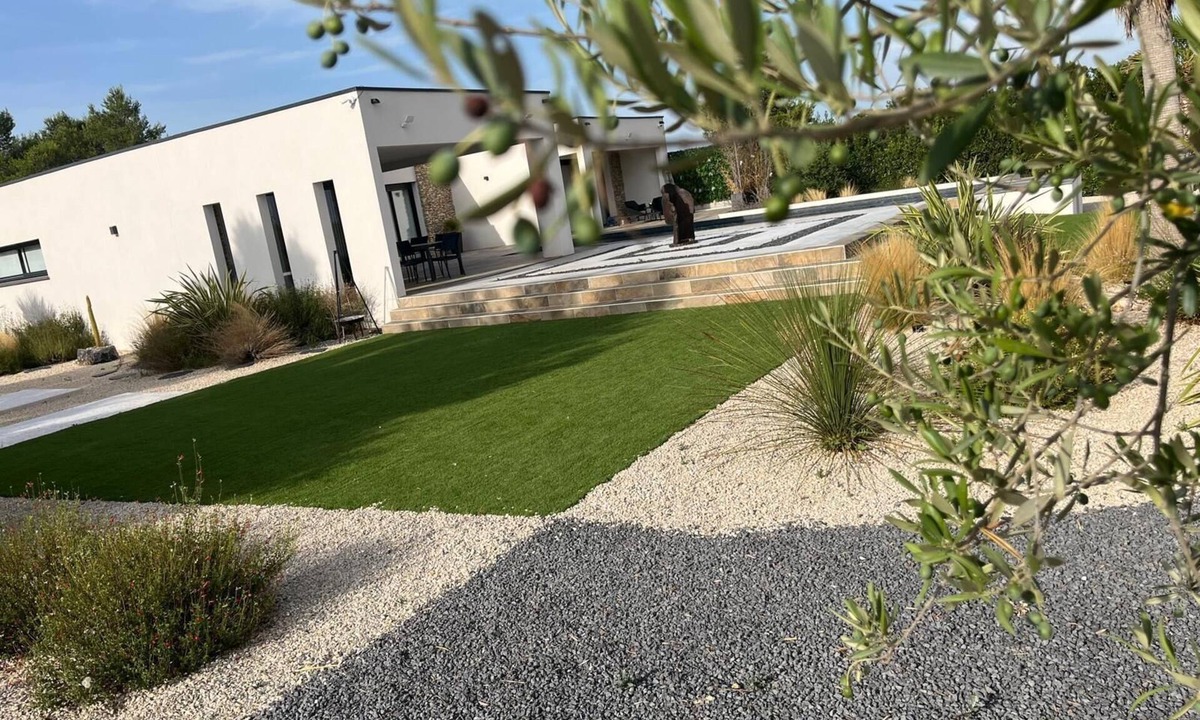 Quartier des Espesses Villa | VILLA LUMIERE