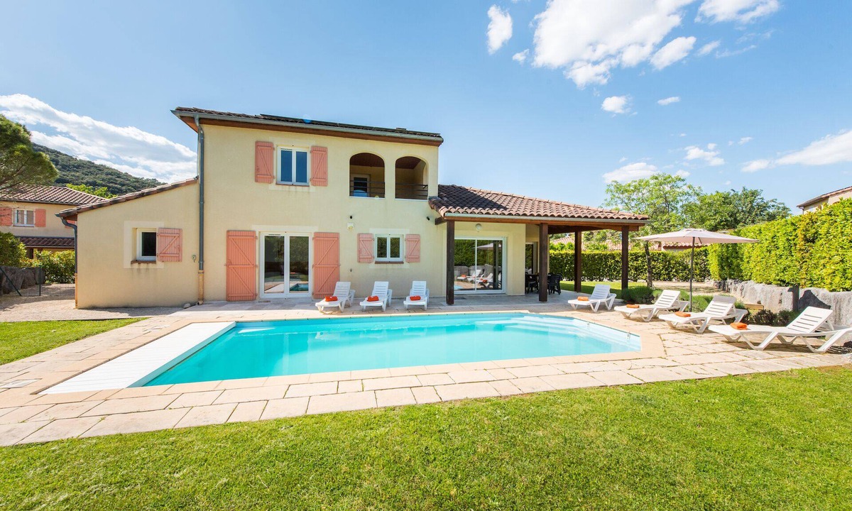 Vallon-Pont-d'Arc Villa | Villa Lune for 10 people with private pool