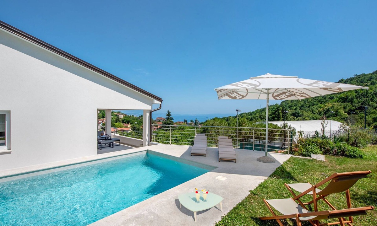 Rukavac House | Villa Luni by Interhome