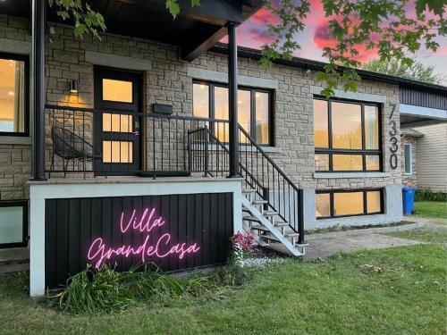 Trois-Rivieres Ouest Villa | Villa luxueuse avec vue sur le fleuve Villa GrandeCasa