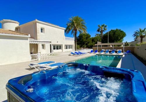 La Zenia Villa | Villa Luxueuse HIVA OA à 3 min à pied de la plage