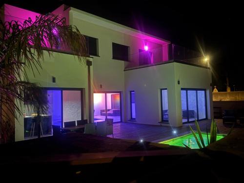 Villetelle Villa | Villa luxueuse Piscine Chauffée & SPA