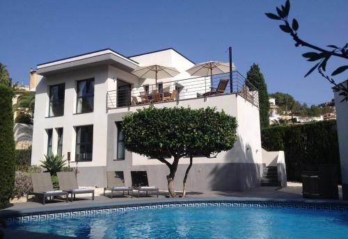 Fanadix Villa | Villa Lynn