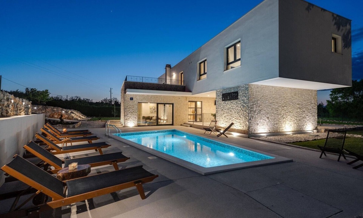 Central Dalmatia Villa | Villa M30- with heated pool, 3 en-suite bedrooms