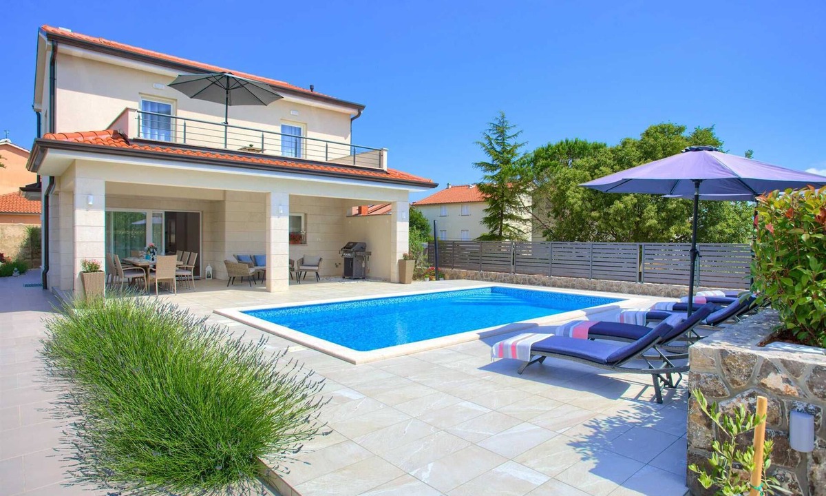 Porat Villa | Villa Magdalena with private pool near the beach