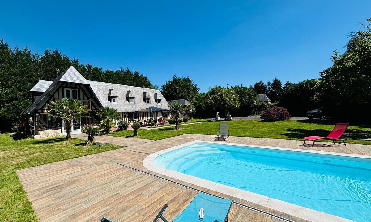 Lieurey Villa | Villa 'Maison Normandy' with Shared Pool, Wi-Fi and Air Conditioning