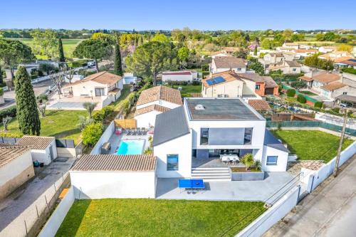 Le Cailar Villa | Villa Manade by Villa Plus