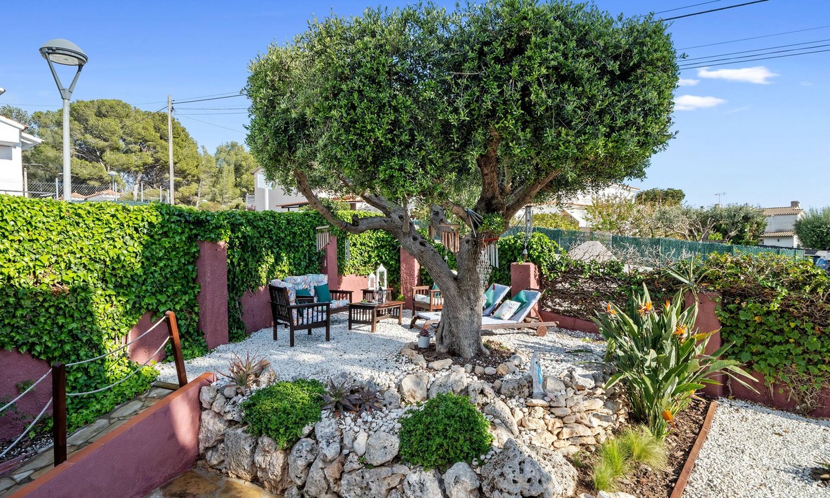 Cunit Villa | Villa 'Maravillosa' with Mountain View, Private Pool and Wi-Fi