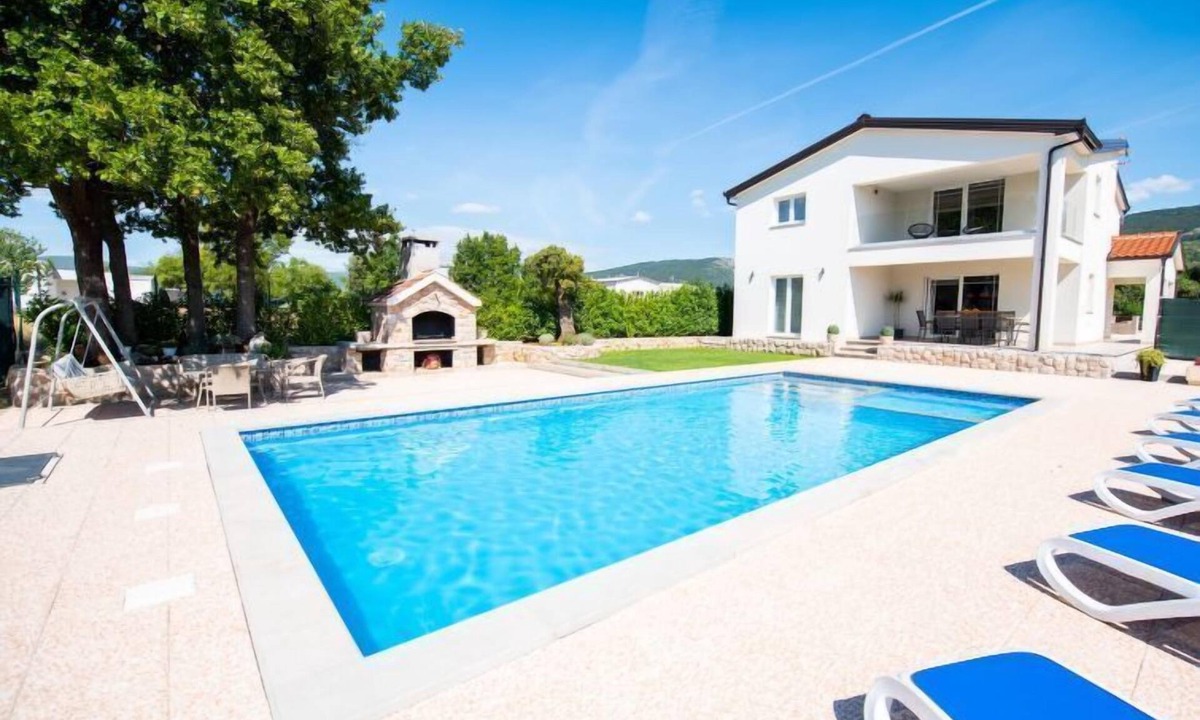 Donji Prolozac House | Villa Maria by Interhome