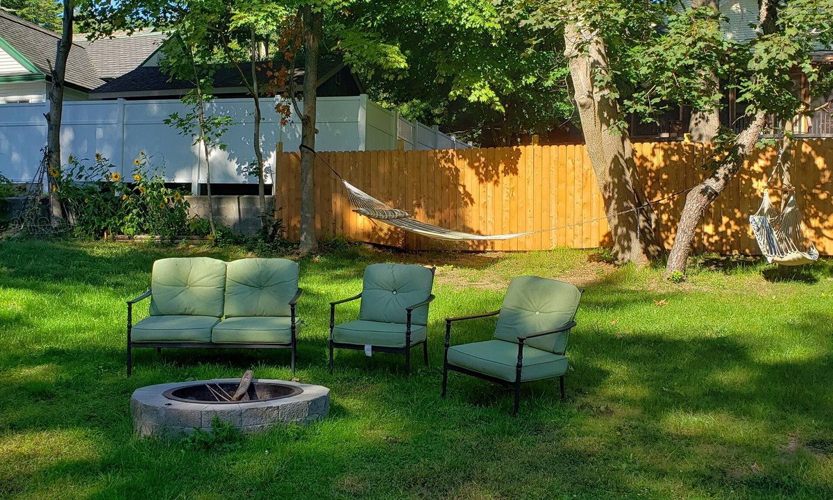 Bolton Landing Villa | VILLA MARIA - walk to Sagamore, Beaches; Dog Friendly, Fire Pit, Volley Net