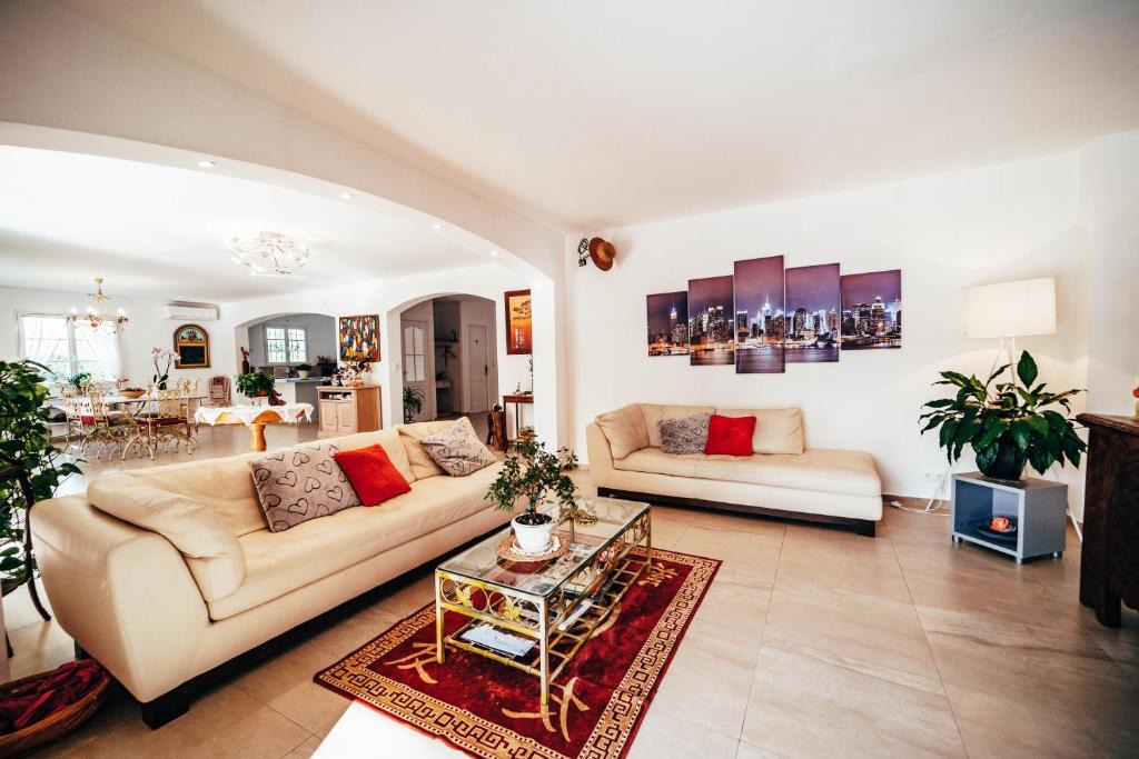 Tourrettes Bed & Breakfast | Villa Maribel