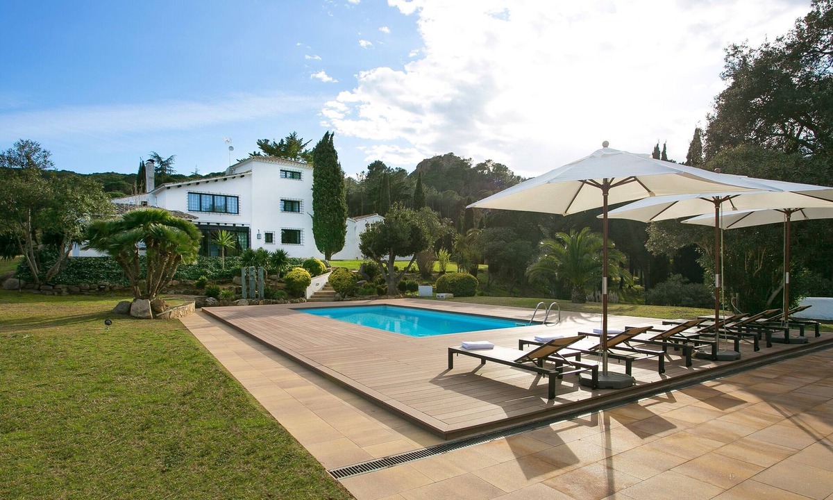 Santa Cristina de Aro Villa | Villa 'Masia Roca Rodona' with Mountain Views, Wi-Fi and Air Conditioning