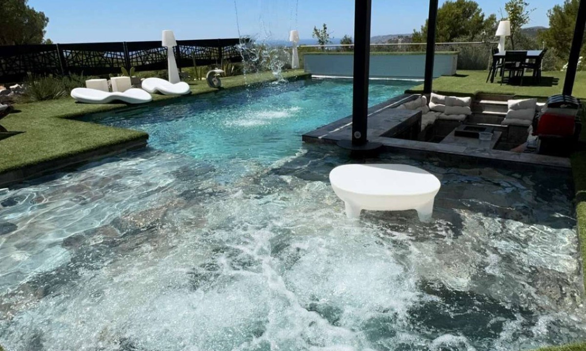 Notre-Dame-Limite Villa | Villa Massilia 14 pers with private pool and jacuzzi - Heights Marseille 15eme