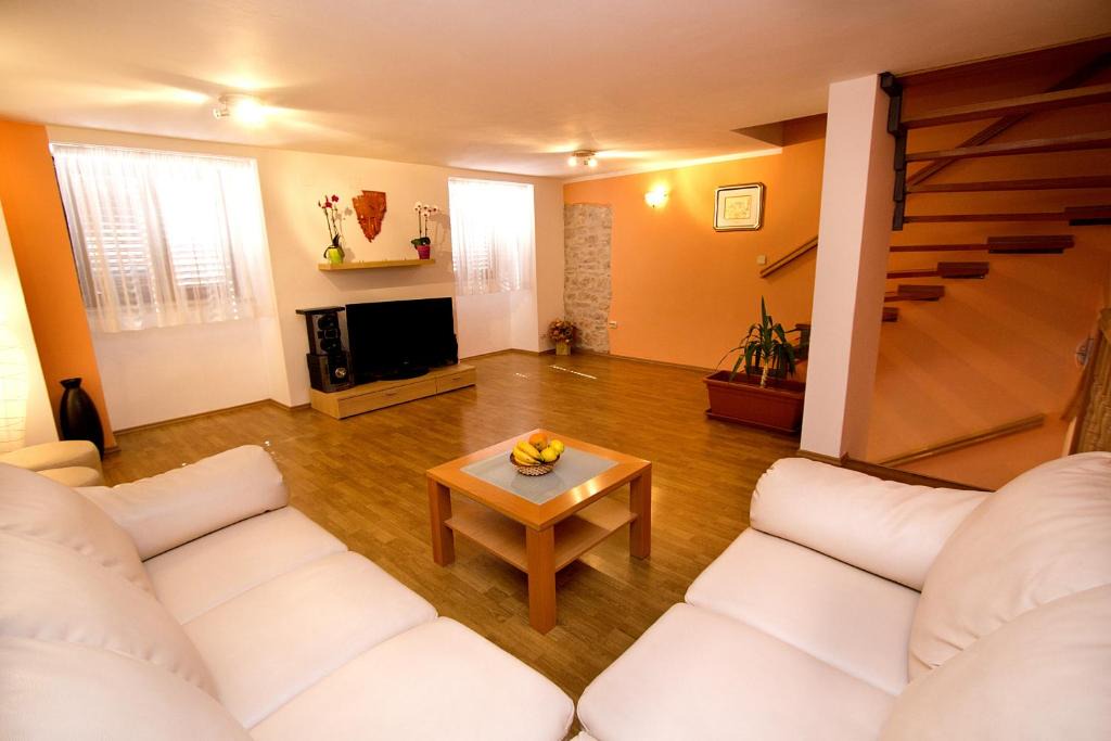 Orihi Villa | Villa Matea-pet friendly