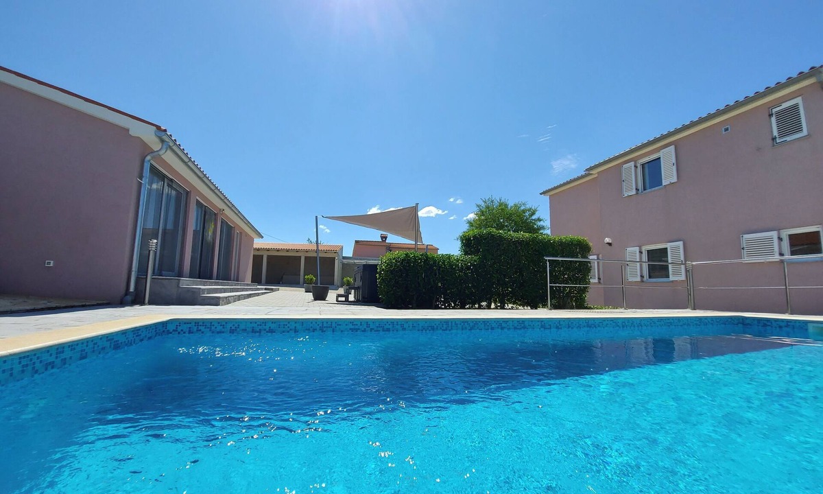 Galizana Villa | VILLA MATTEA - pool, tavern and outdoor whirlpool