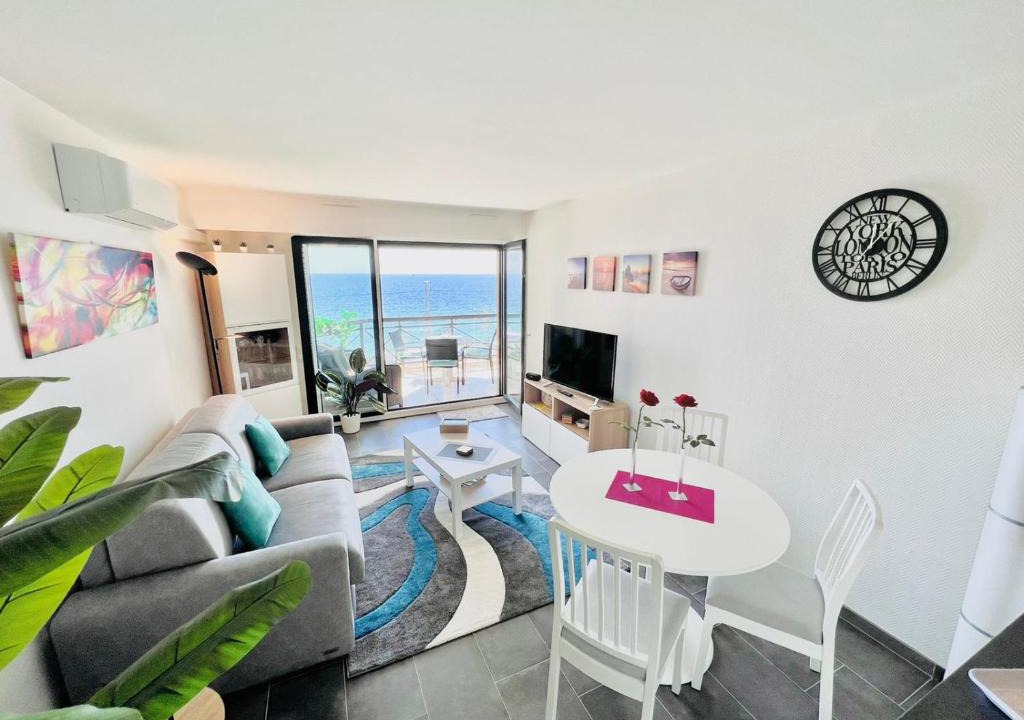 La Bocca Apartment | VILLA MAUPASSANT BORD DE MER