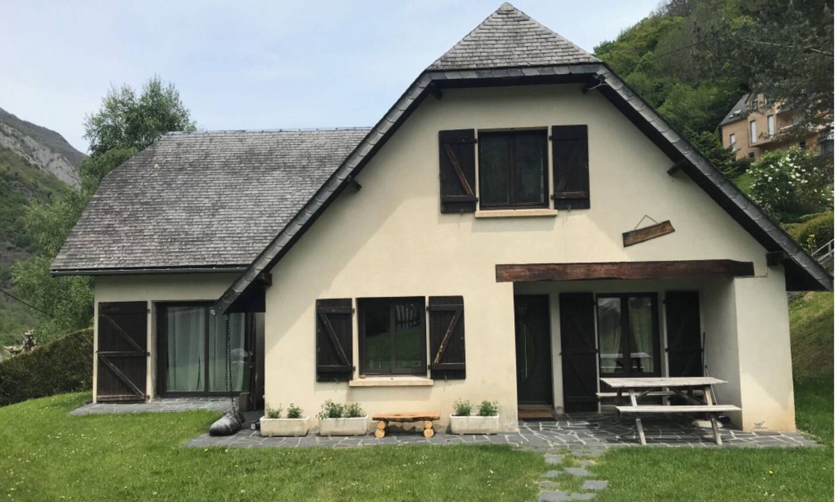 Cauterets House | Villa Mayoune Cauterets 10 Personnes ! Animaux de Compagnie Acceptés !