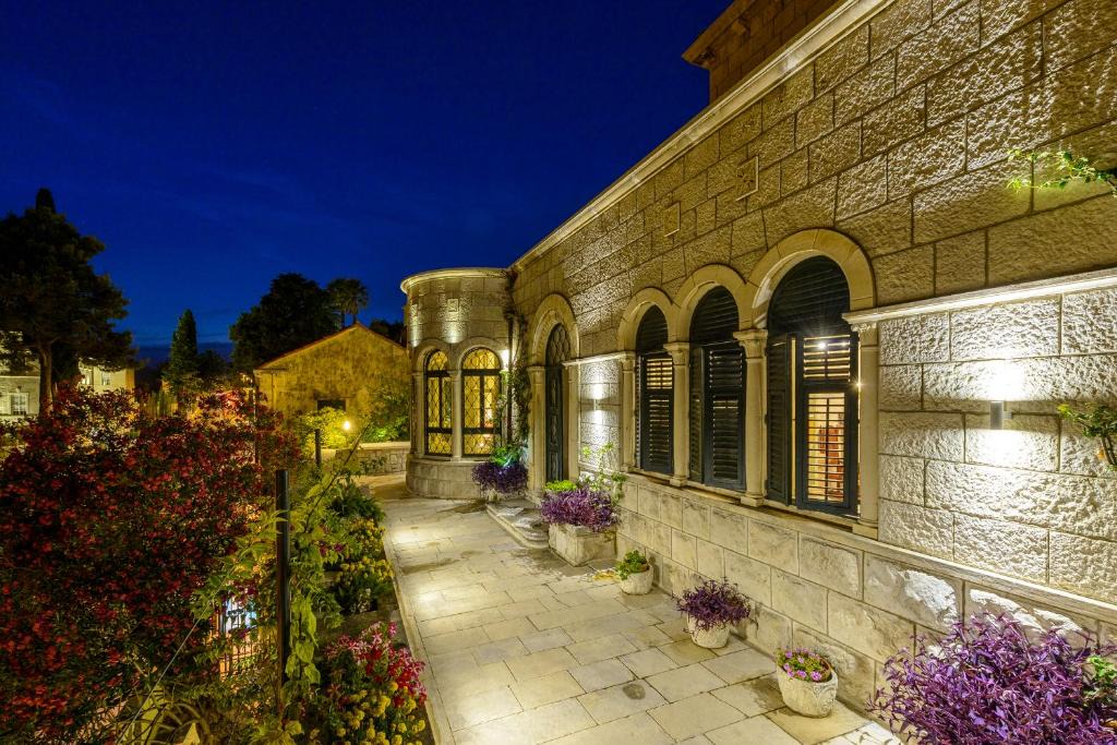 Pile Villa | Villa Mediteran Old Town, 5 En-Suites and Hot Tub