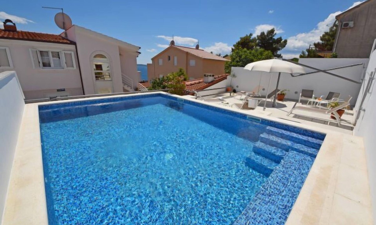 Okrug Gornji Apartment | Villa Meri by Interhome