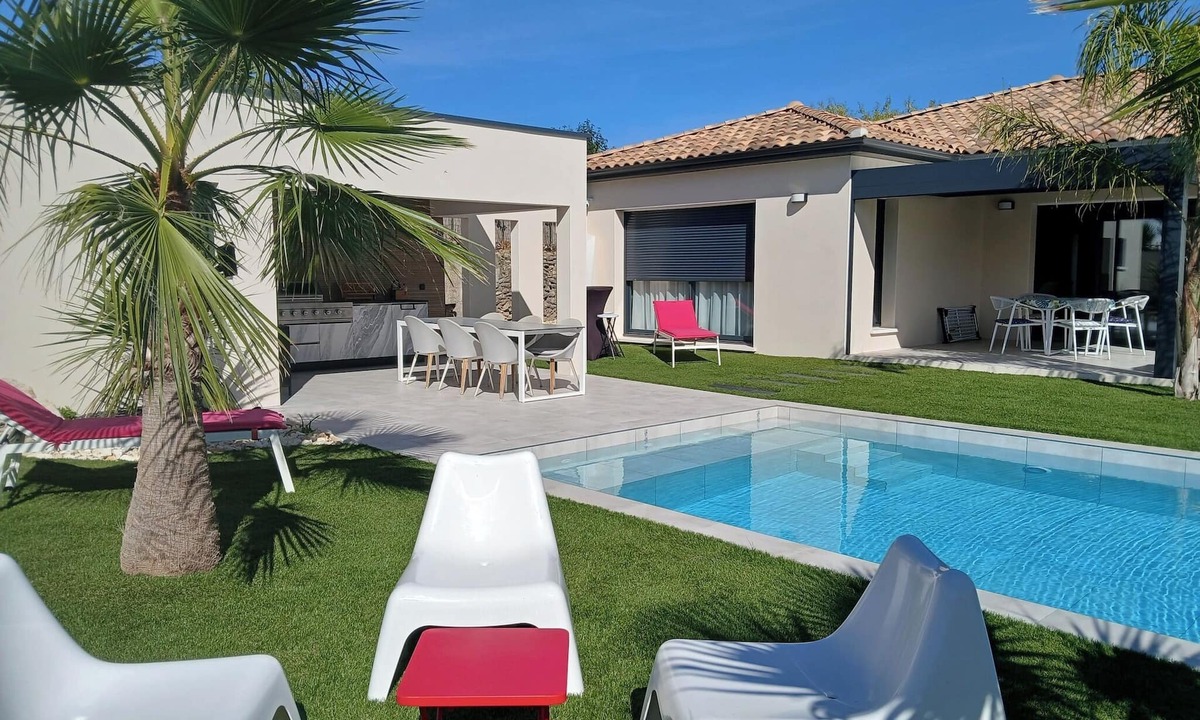 Caux House | Villa MESAGO