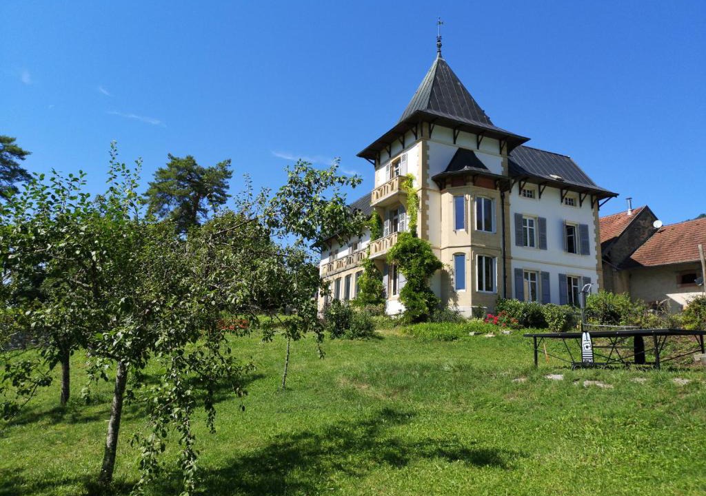 Mouthier-Haute-Pierre House | Villa Meyriem
