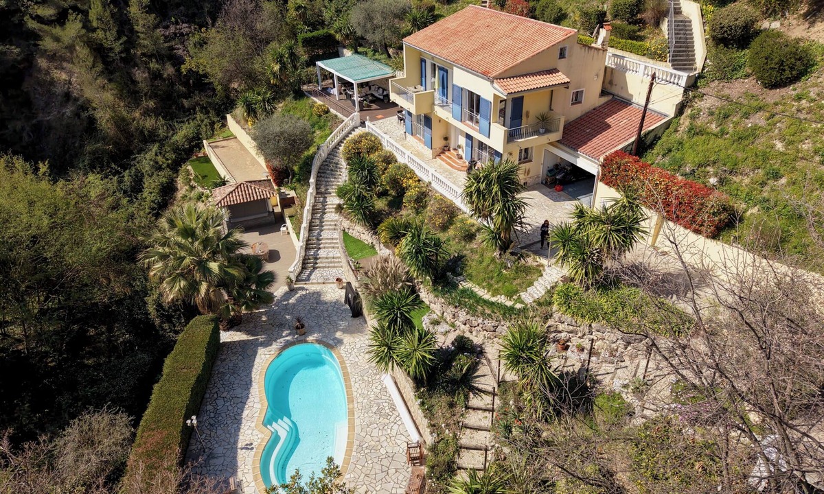Castellar Villa | Villa Millefleurs with swimming pool, jacuzzi and large garden 8min from the beach