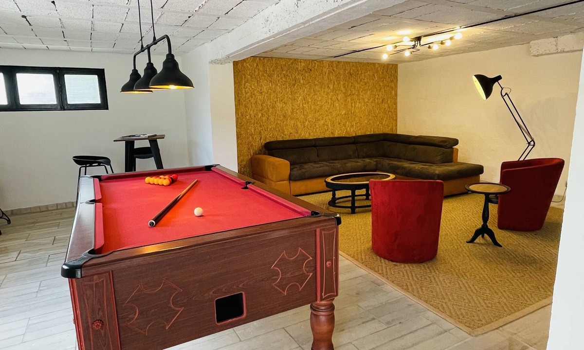 Laval-Saint-Roman Villa | villa mimi