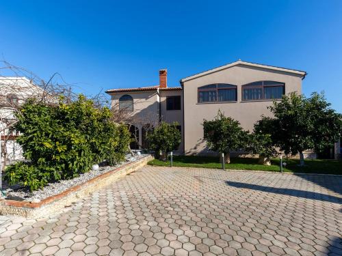Frata House | Villa Mira
