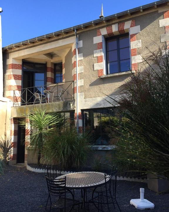 Amboise House | Villa Mirabeau