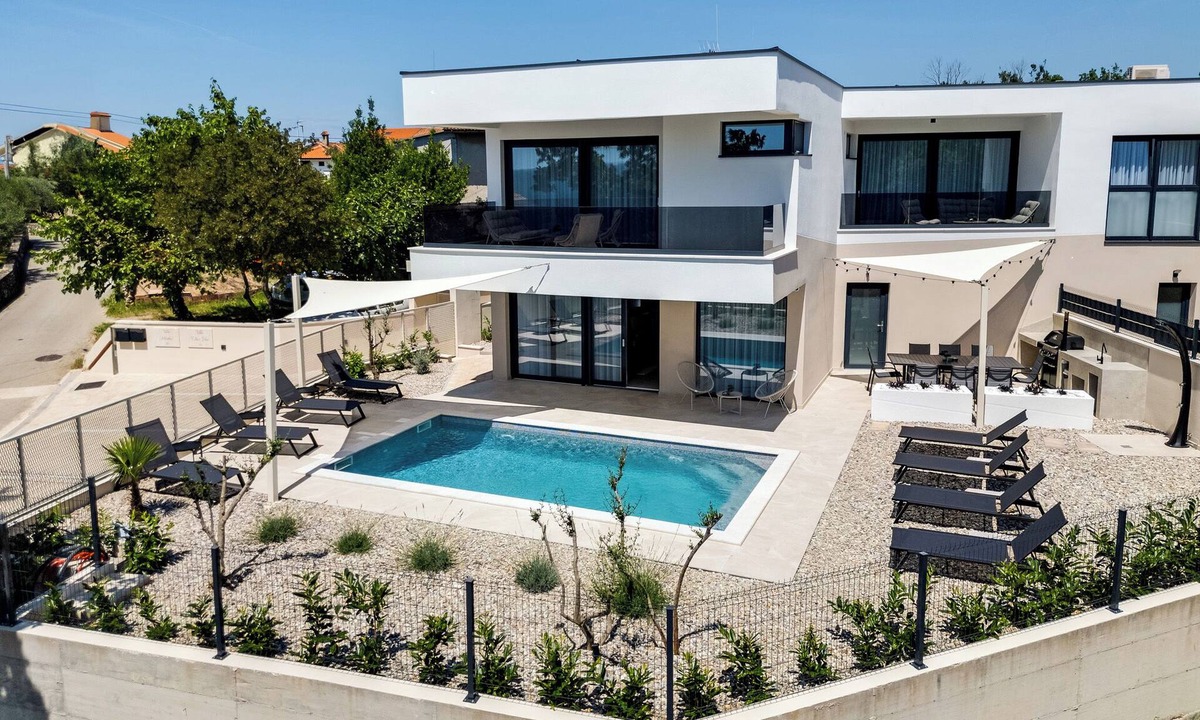 Omisalj Villa | Villa Mirakul - New modern villa with pool, close to the beach