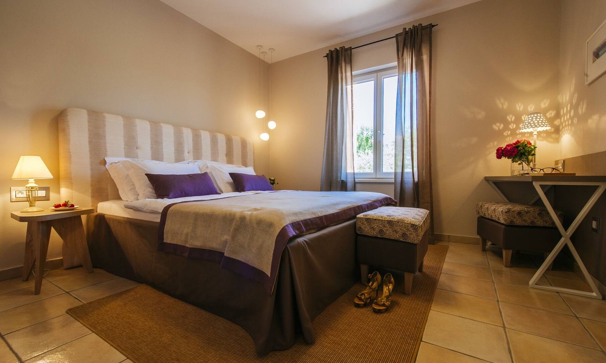 Sukosan Apartment | Villa Mirakul, Stylish and Elegant One-Bedroom Apartment with Balcony