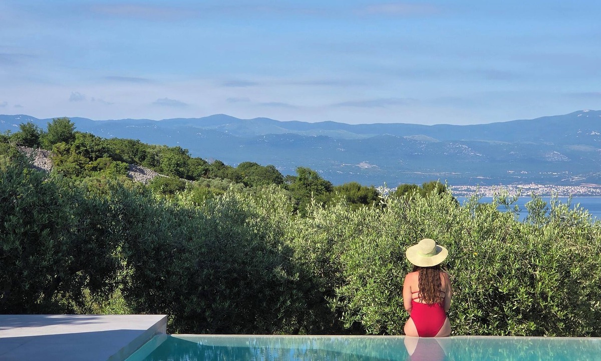 Vrbnik Villa | Villa Moana - Olive Grove, Infinity Pool & Sauna