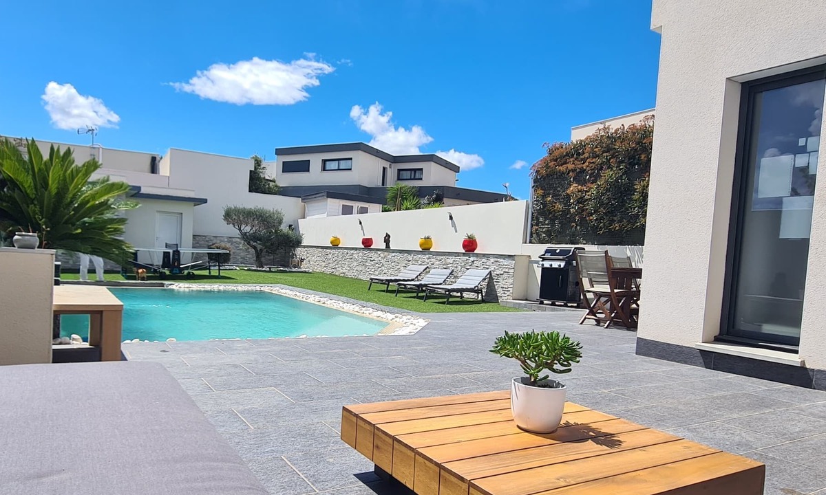 Villeneuve-de-la-Raho House | Villa Moderne et Chaleureuse, Proche du Lac, à 20 Min. de la mer et de L'espagne