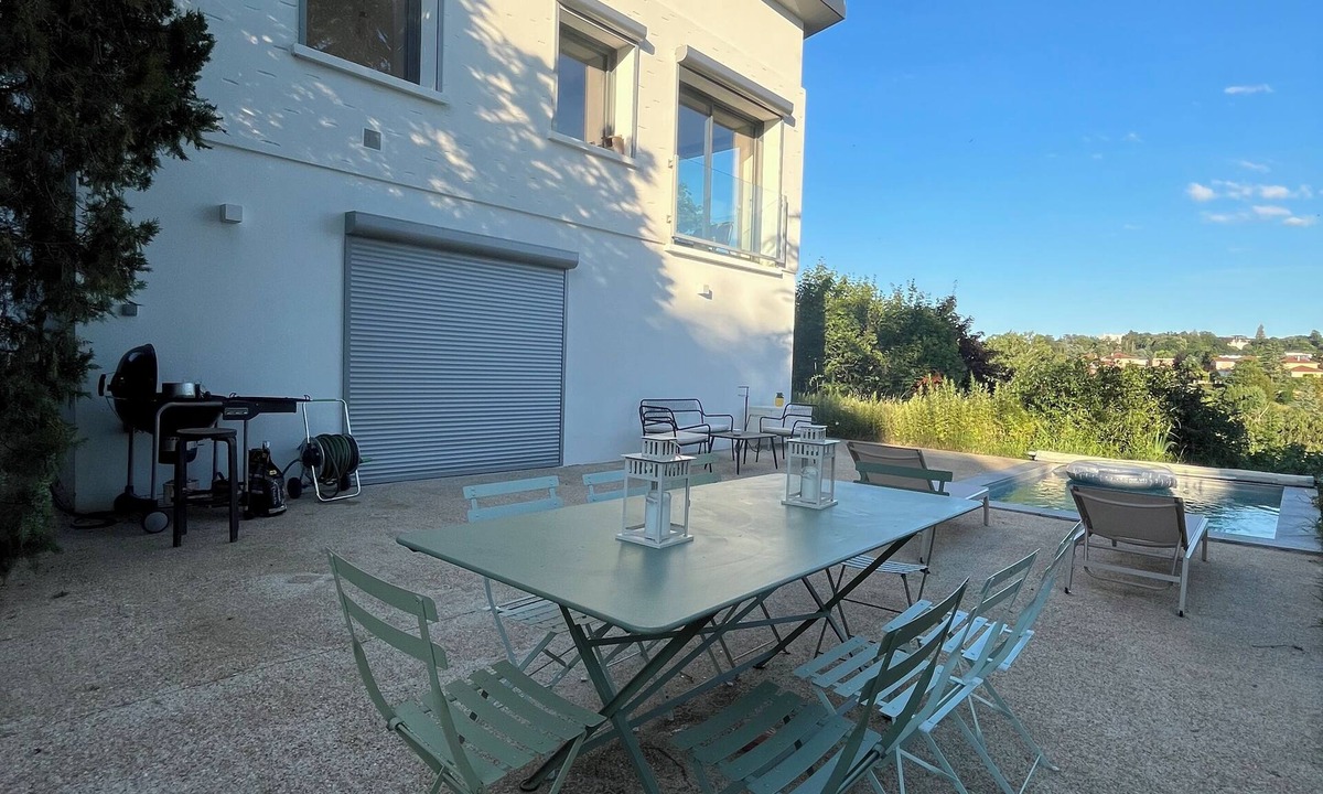 Francheville Le Bas Villa | Villa Moderne Avec Piscine