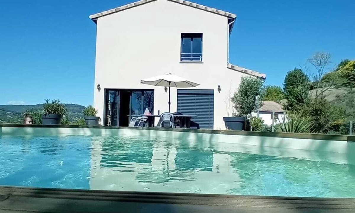 Villeneuve-de-Berg House | Villa Moderne Avec Piscine et Climatisation en sud Ardèche