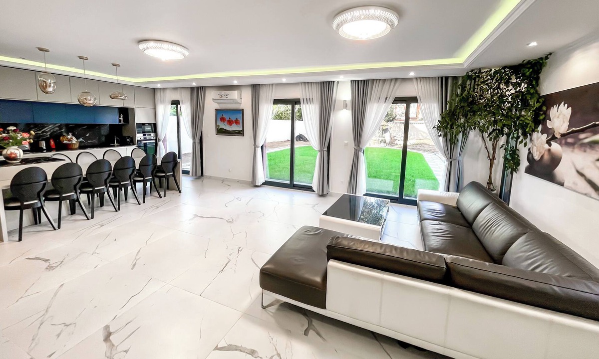Villejuif House | Villa Moderne Avec Salle des Fêtes Dans le Grand Paris