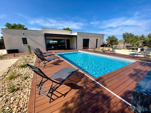 Les 3 Ponts Villa | Villa moderne piscine privative hauteurs de Nimes