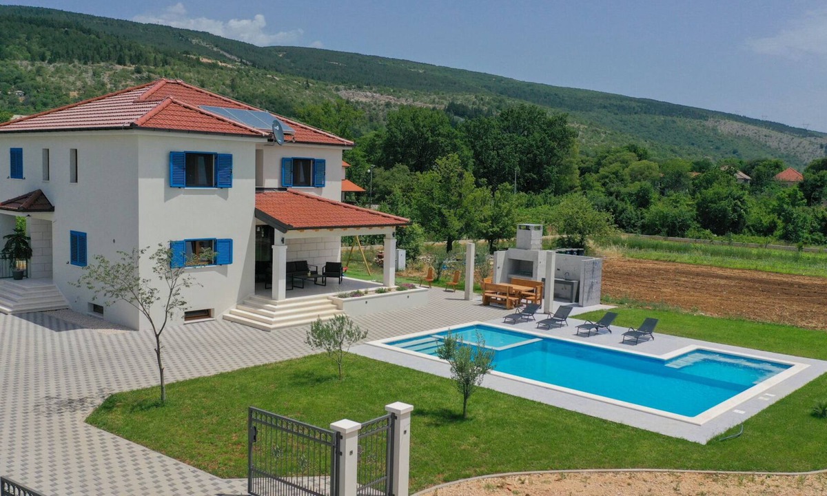 Donji Prolozac Villa | Villa Modriola - Makarska by Villas Guide