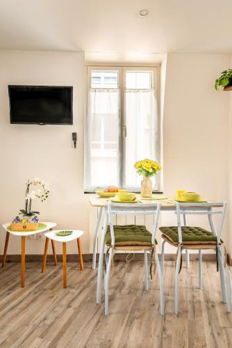 Le Treport Apartment | Villa Mona Studio Falaises quartier des Cordiers