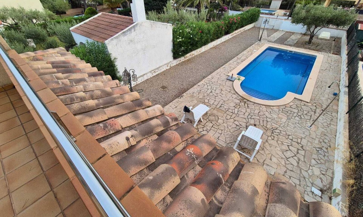 Les Tres Cales Ski Chalet | VILLA MONREDÓ. House with private pool for a relaxing vacation