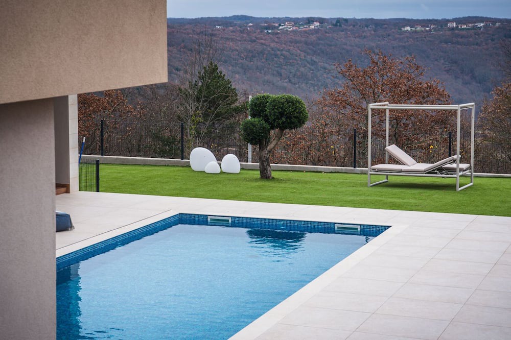 Kringa Villa | Villa Monte Vinea by Villas Guide