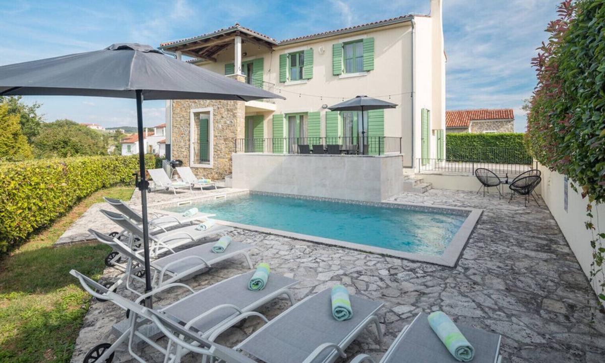 Baredine Villa | Villa Morgan for 8 people in Central Istria with 45 m2 heated pool & pet friendly