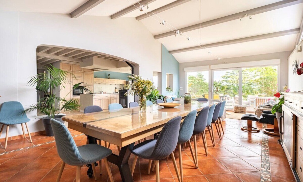 Mours-Saint-Eusebe Villa | Villa-Mountain view-Private Bathroom