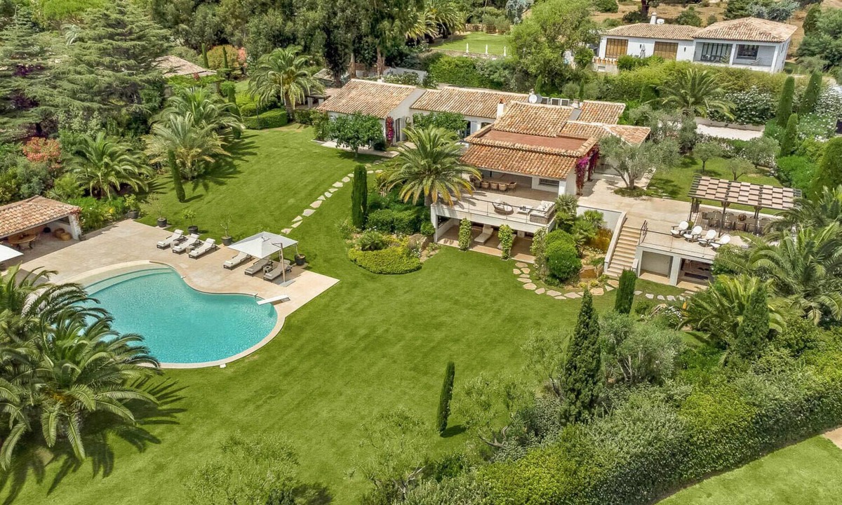 Saint-Tropez Villa | Villa Moutte Summary: