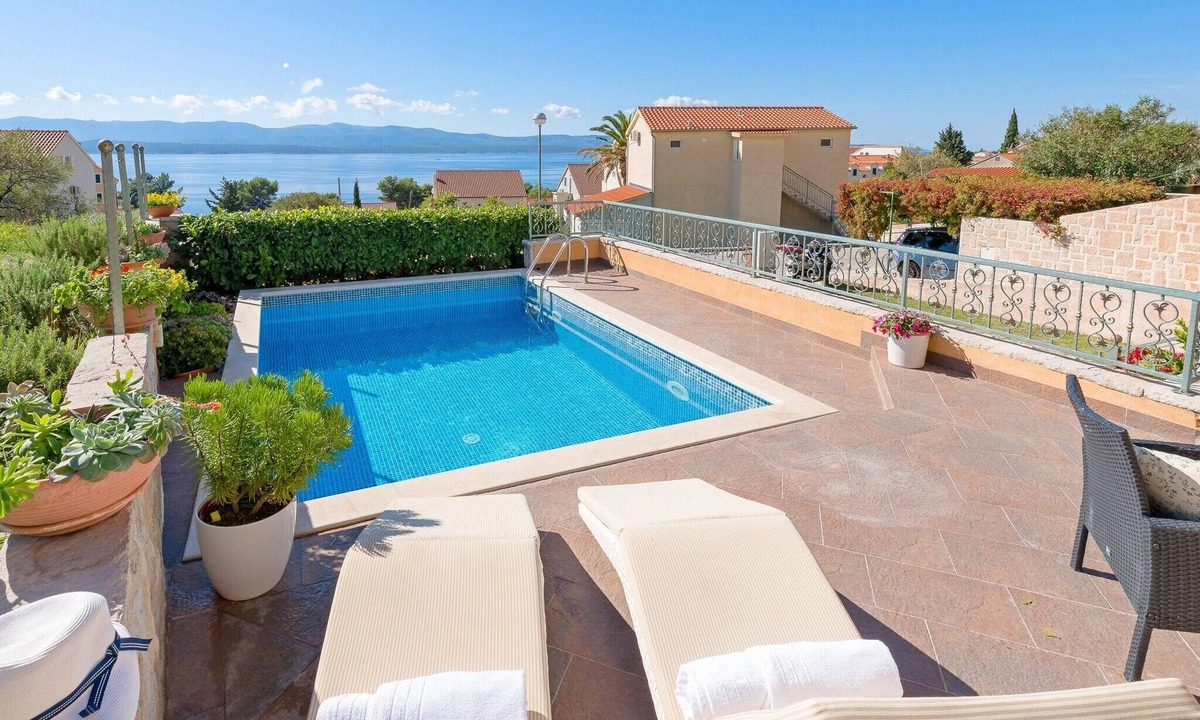 Bol Villa | Villa Nada, (12375), Bol, hr