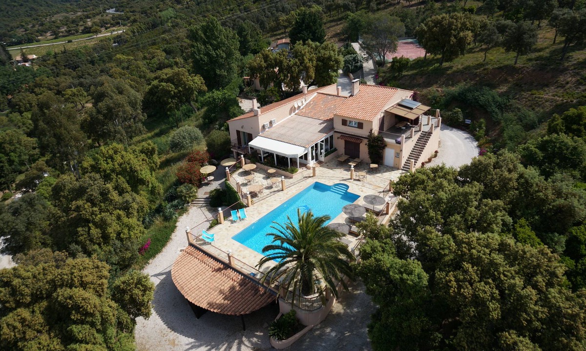 Bormes-Les-Mimosas Bed & Breakfast | Villa Nais