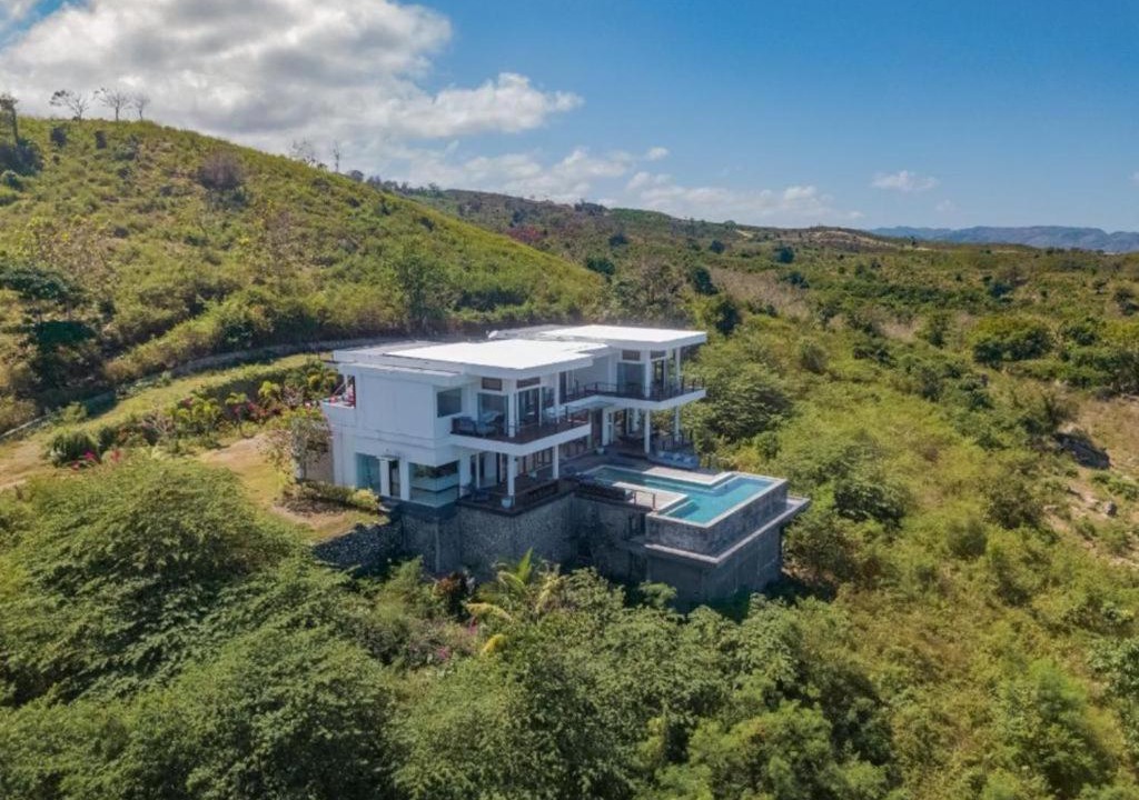 Selong Belanak Villa | Villa Nambung