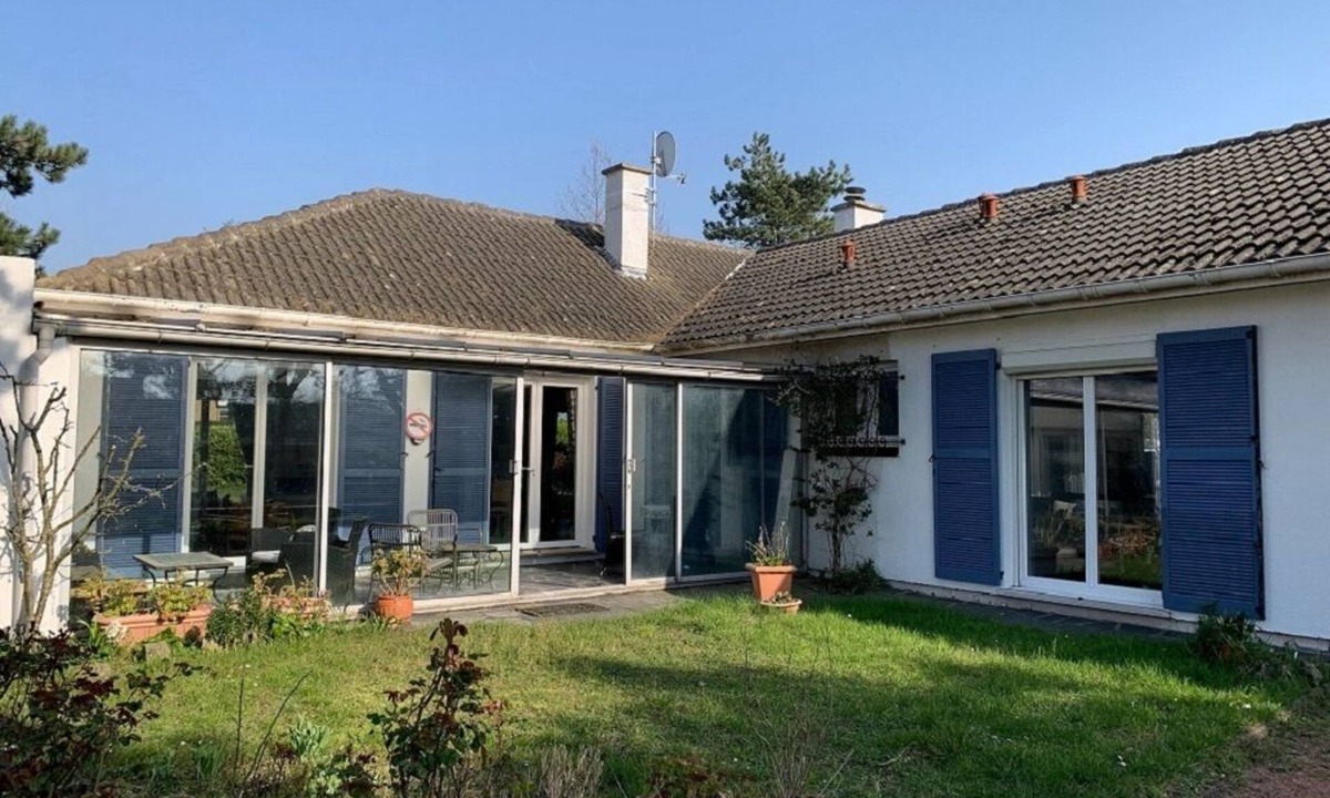 Dunkirk Villa | VILLA NEAR THE SEA