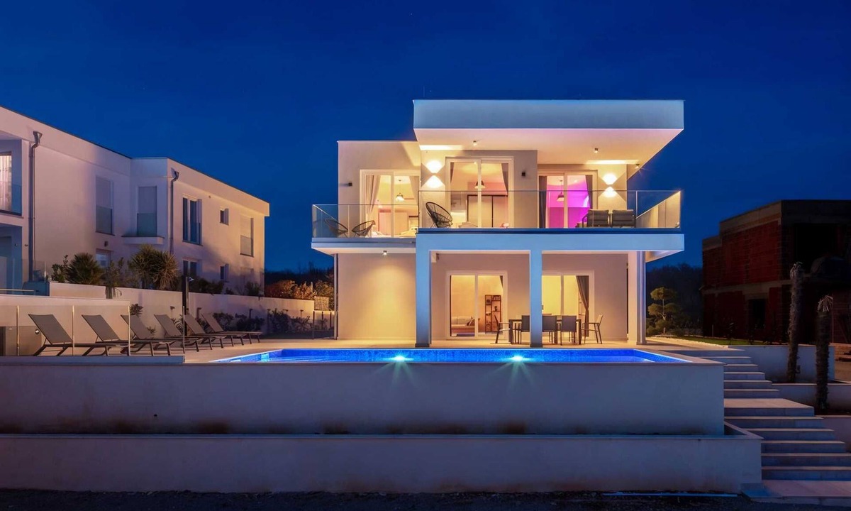 Linardici Villa | Villa Neoma – Tranquil Seaside Escape with Heated Pool and Breathtaking Sea Views